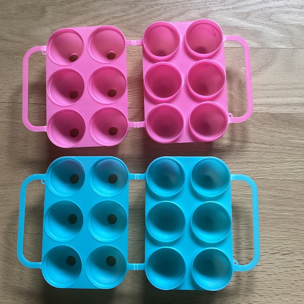 Set of 2 Jell-O Egg Jigglers Shooters Plastic Mold Smooth Eggs Excellent